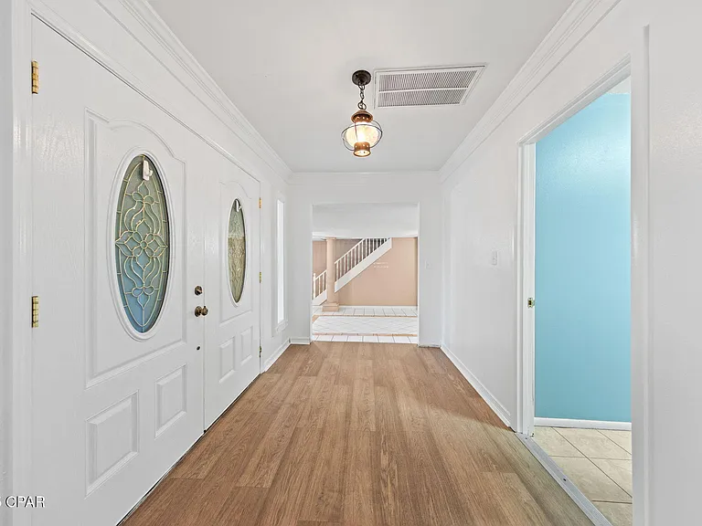 301 Fairway Blvd — Photo 10