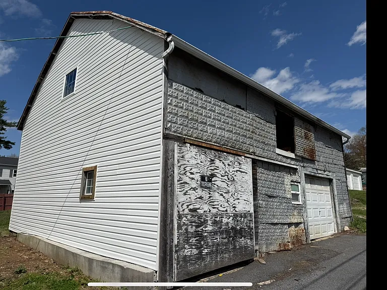 N Main St — Photo 2