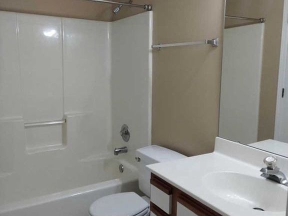 5th image of 100 Breezewood Dr APT F