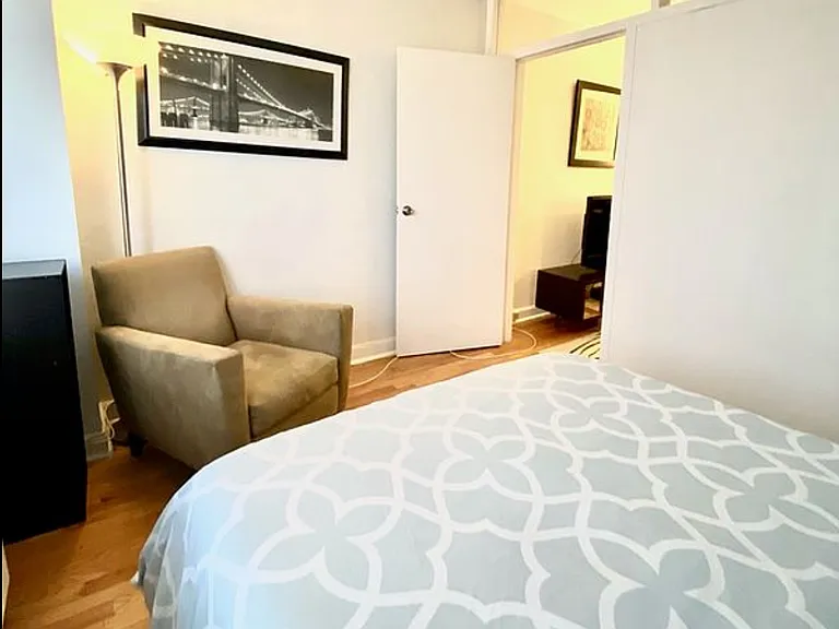 210 E 47th St #6J — Photo 2
