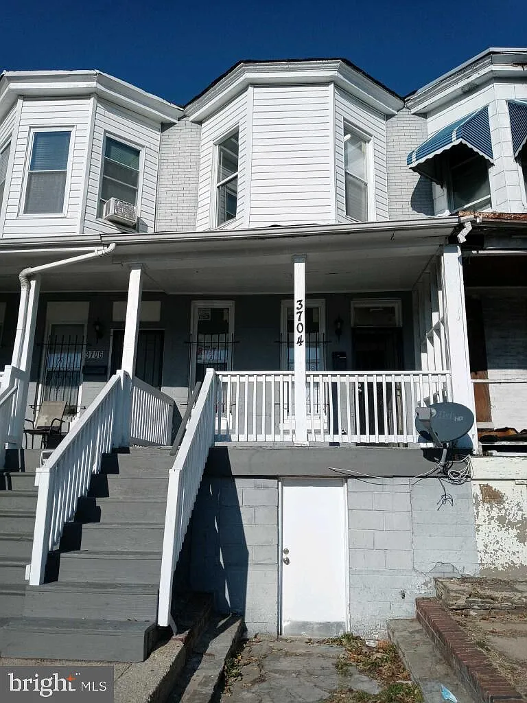 2 bed, $2,000 — Photo 1