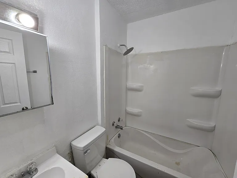 1125 N Barclay St — Photo 15