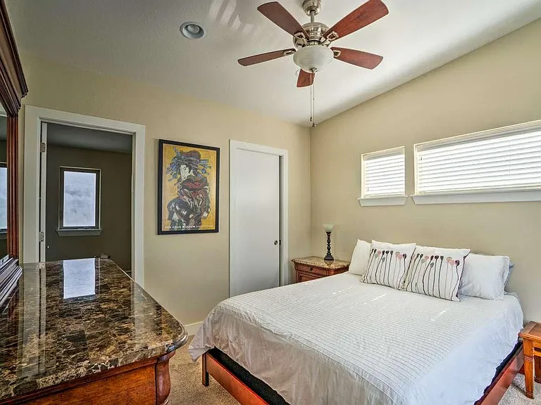 2154 Decatur St — Photo 18