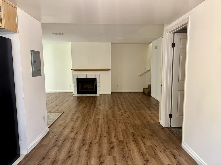 451 S Oakland Ave #8 — Photo 18