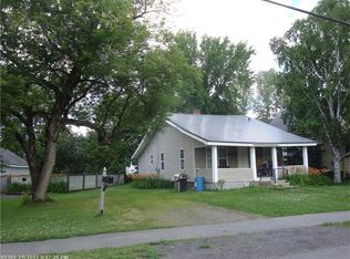 16 Exchange St, Presque Isle, ME 04769