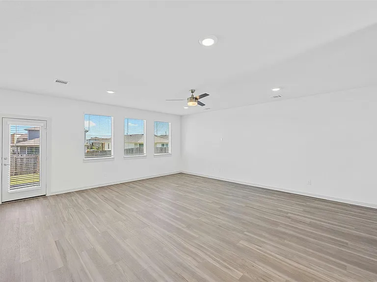 432 Wilshire Rd — Photo 3