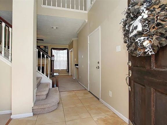 5th image of 15715 Constitution Ln