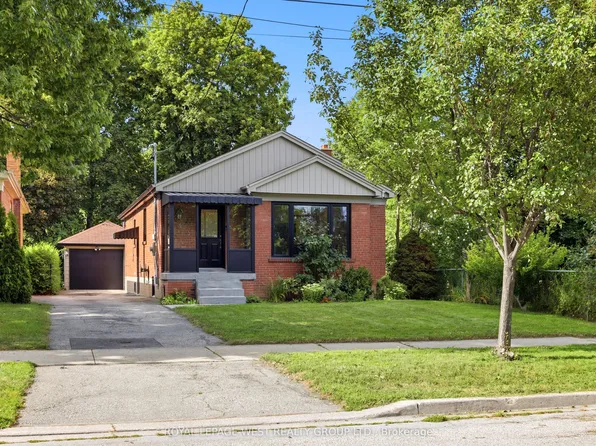 72 Mervyn Ave, Toronto, ON M9B 1N3