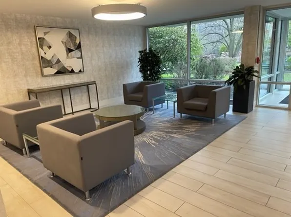 60 Babcock St APT 26, Brookline, MA 02446