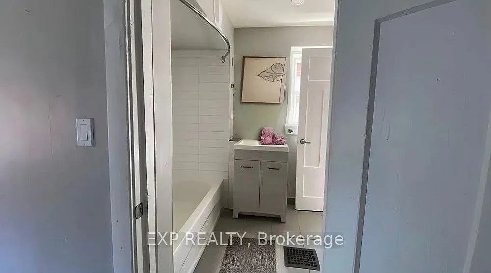 1 bed, $1,300 — Photo 4