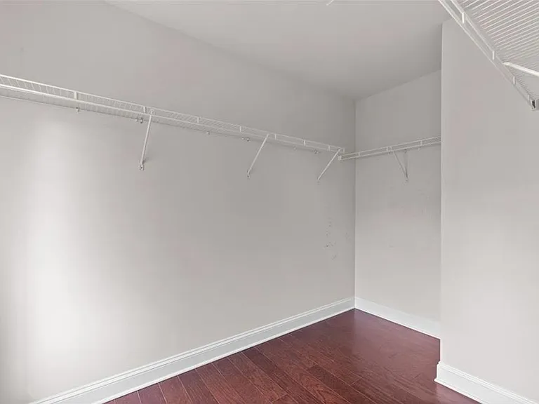 1034 E Paces Ln NE — Photo 28