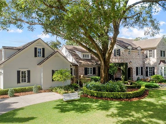 2nd image of 1130 Belleaire Cir