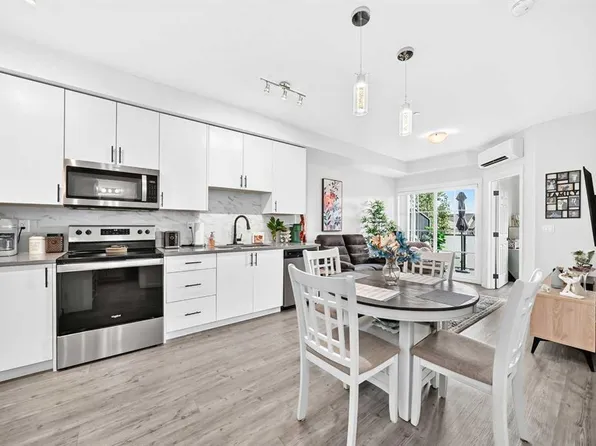 151 S Legacy Main St SE #6305, Calgary, AB T2X 4A4