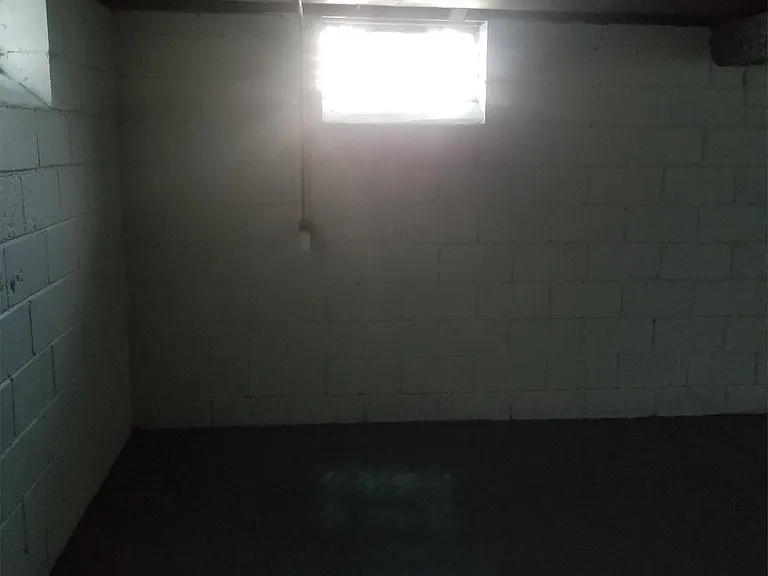 15332 Saint Marys St — Photo 6