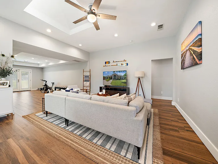 6402 Bluebonnet Dr — Photo 16