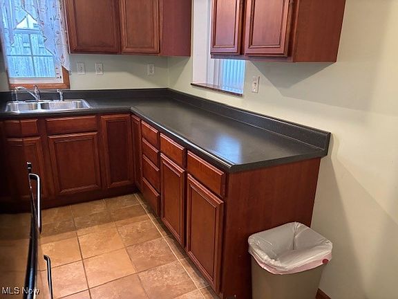 3rd image of 1278 Hulett Ave