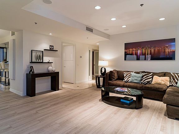 3rd image of 200 Harbor Dr Unit 2302