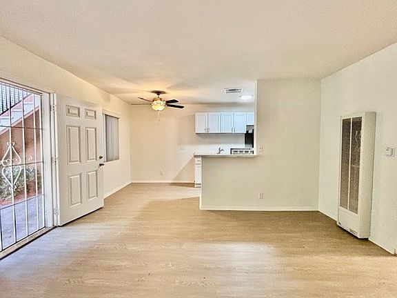 4th image of 1810 W Sallie Ln #F