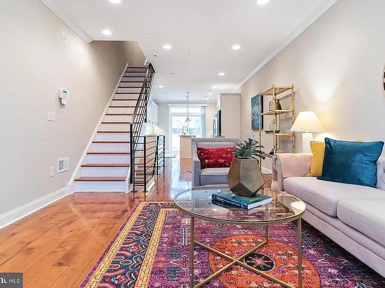 1232 S 23rd St — Photo 3