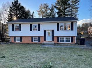 3743 Meadowlark Rd, Roanoke, VA 24018