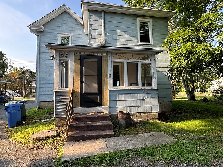 215 E High St — Photo 5