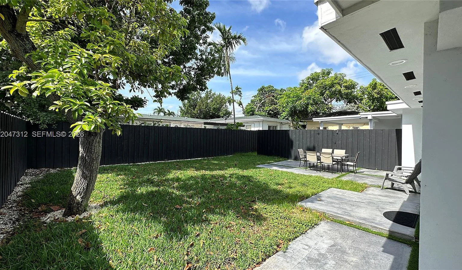 Tamiami Groves No 2 — Photo 2