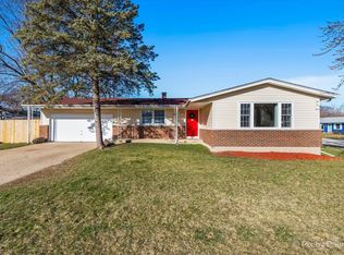 1024 Mark St, South Elgin, IL 60177