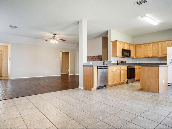 3rd image of 9940 Carter Dr