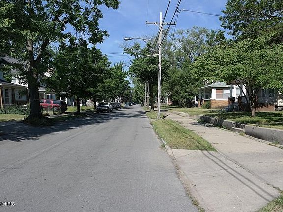 5th image of 1101 Bates St SE