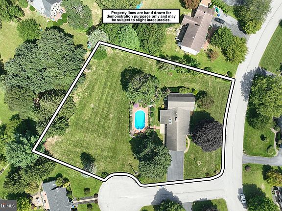 5th image of 12 Stoneridge Dr