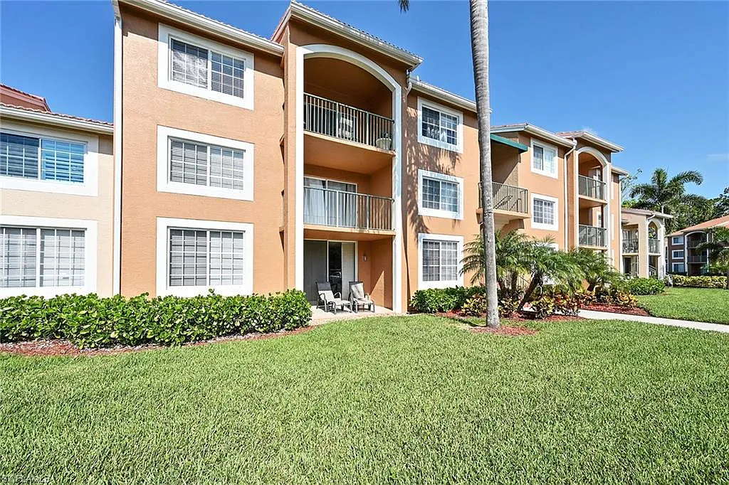 2 bed, 2.0 bath, 1042 sqft, $3,600 — Photo 3