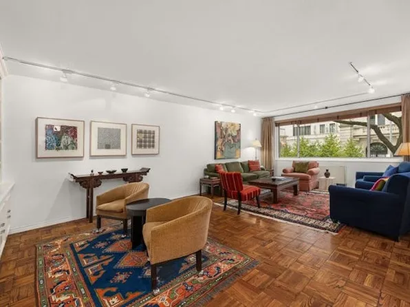 10 E 70th St APT 2D, New York, NY 10021