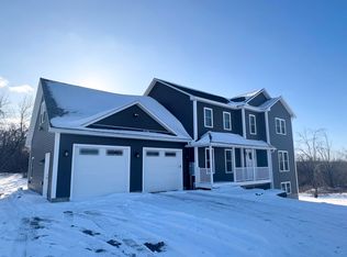 99 Trails Edge Dr, Swanton, VT 05488