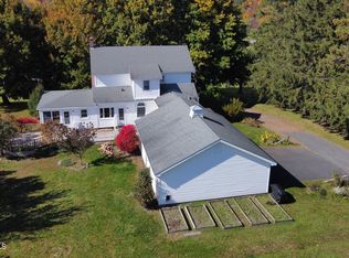 54 White Church Ln, Troy, NY 12180