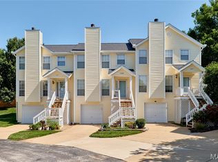 1549 Whispering Creek Dr, Ballwin, MO 63021