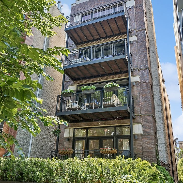 1st image of 639 W Wrightwood Ave APT 2