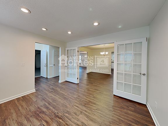 3rd image of 4290 N Braves Cir