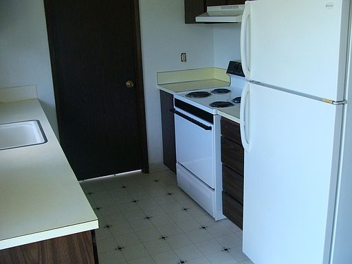 1st image of 413 NE 104th Ave