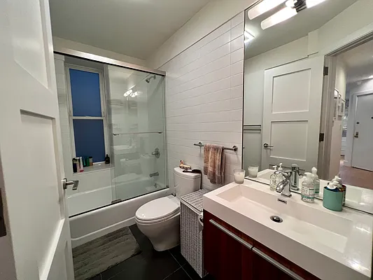Rented by Douglas Elliman | media 19