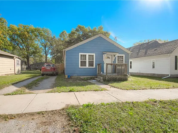 305 Walnut St, Wellsville, KS 66092