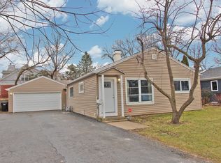 25 Pamela Rd, Lake Zurich, IL 60047