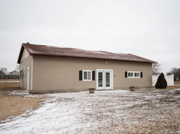 704 Getty St S, Sauk Centre, MN 56378