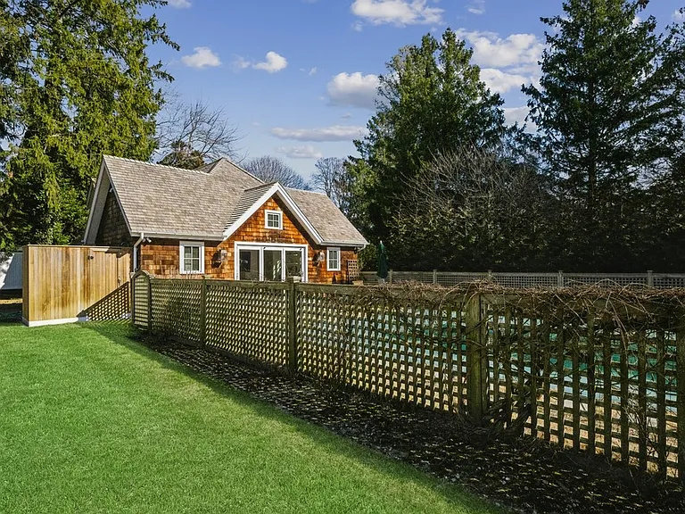 21 Mecox Ln — Photo 24