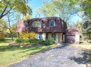 8 W Willow Rd, Prospect Heights, IL 60070