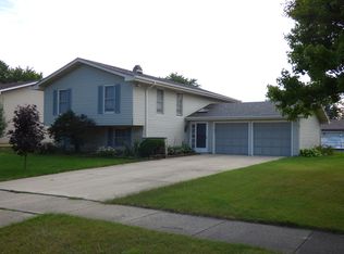 196 Ivy Ln, Bloomingdale, IL 60108