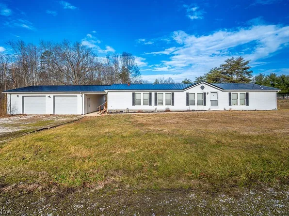 80 Sugar Ln, Mineral Wells, WV 26150