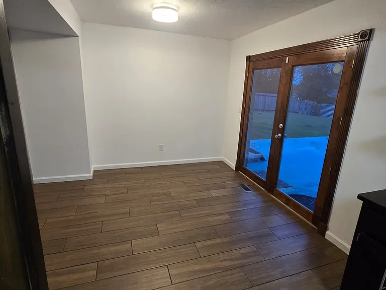 8912 N Markwell Ave — Photo 5