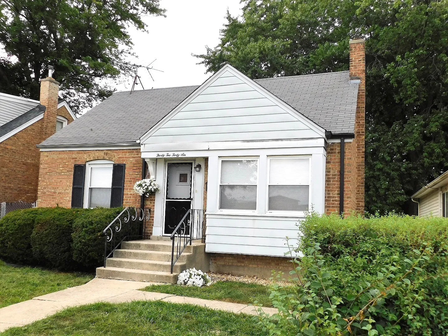 3246 W 115th St photo 1