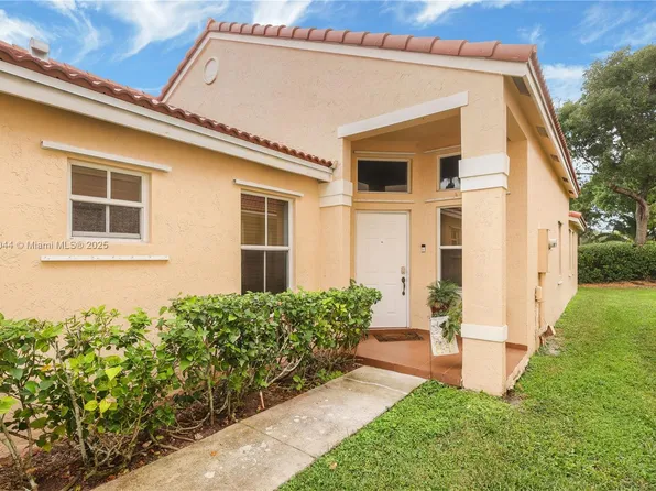 680 Sand Creek Cir, Weston, FL 33327