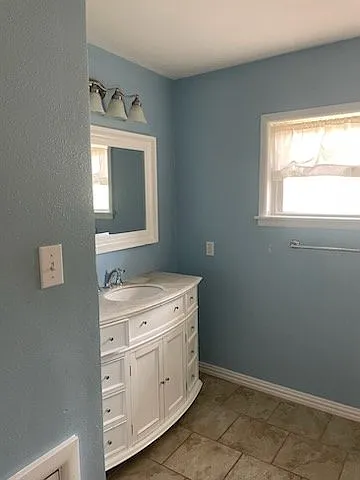 3 bed, 2164 sqft, $1,500 — Photo 1